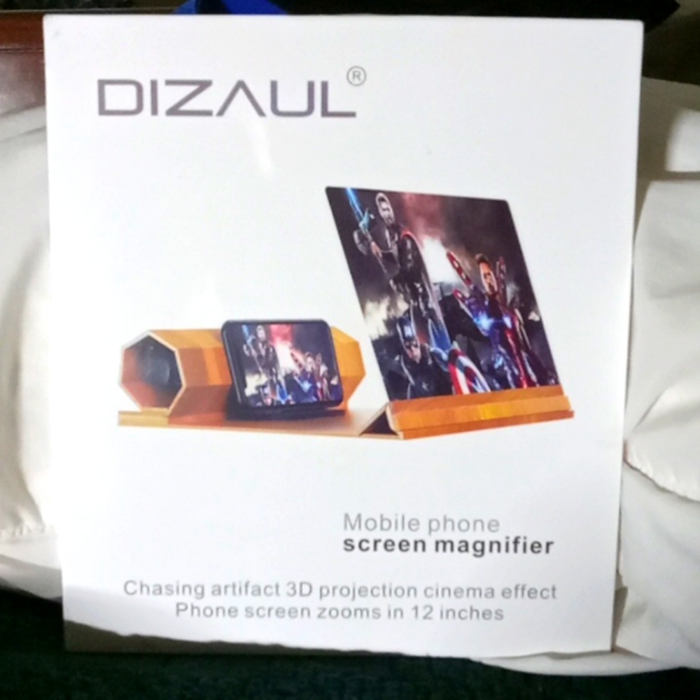Mobile phone screen magnifier